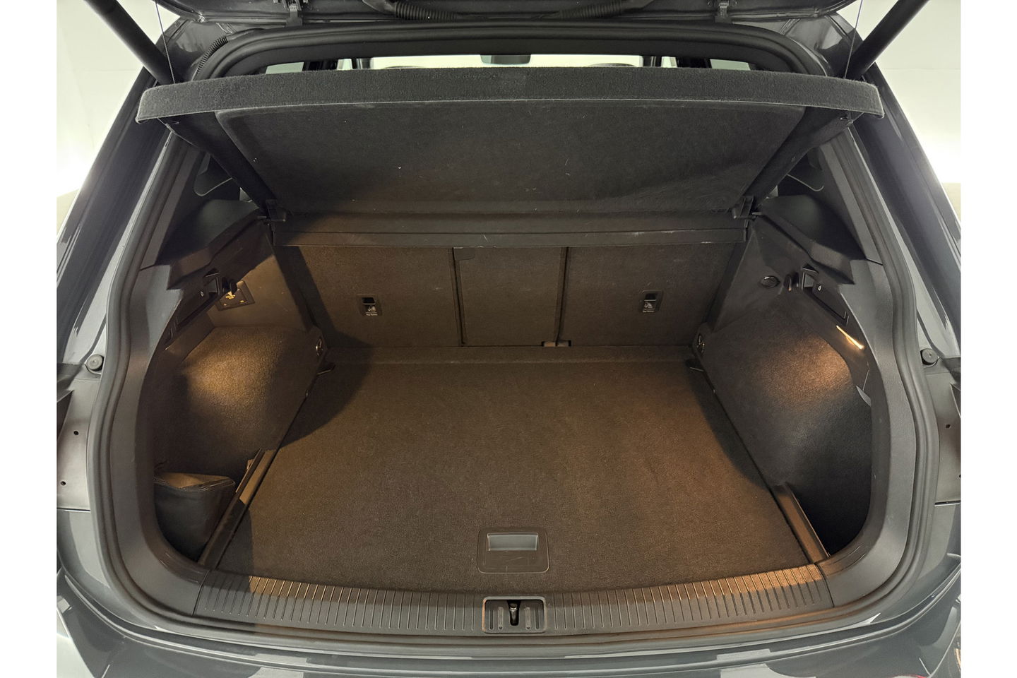 Volkswagen Tiguan 1.5 TSI 150PK R-line Pano Trekhaak IQ Lights LED Sfeer Virtual ACC Camera Carplay Clima Navi 19"LMV PDC
