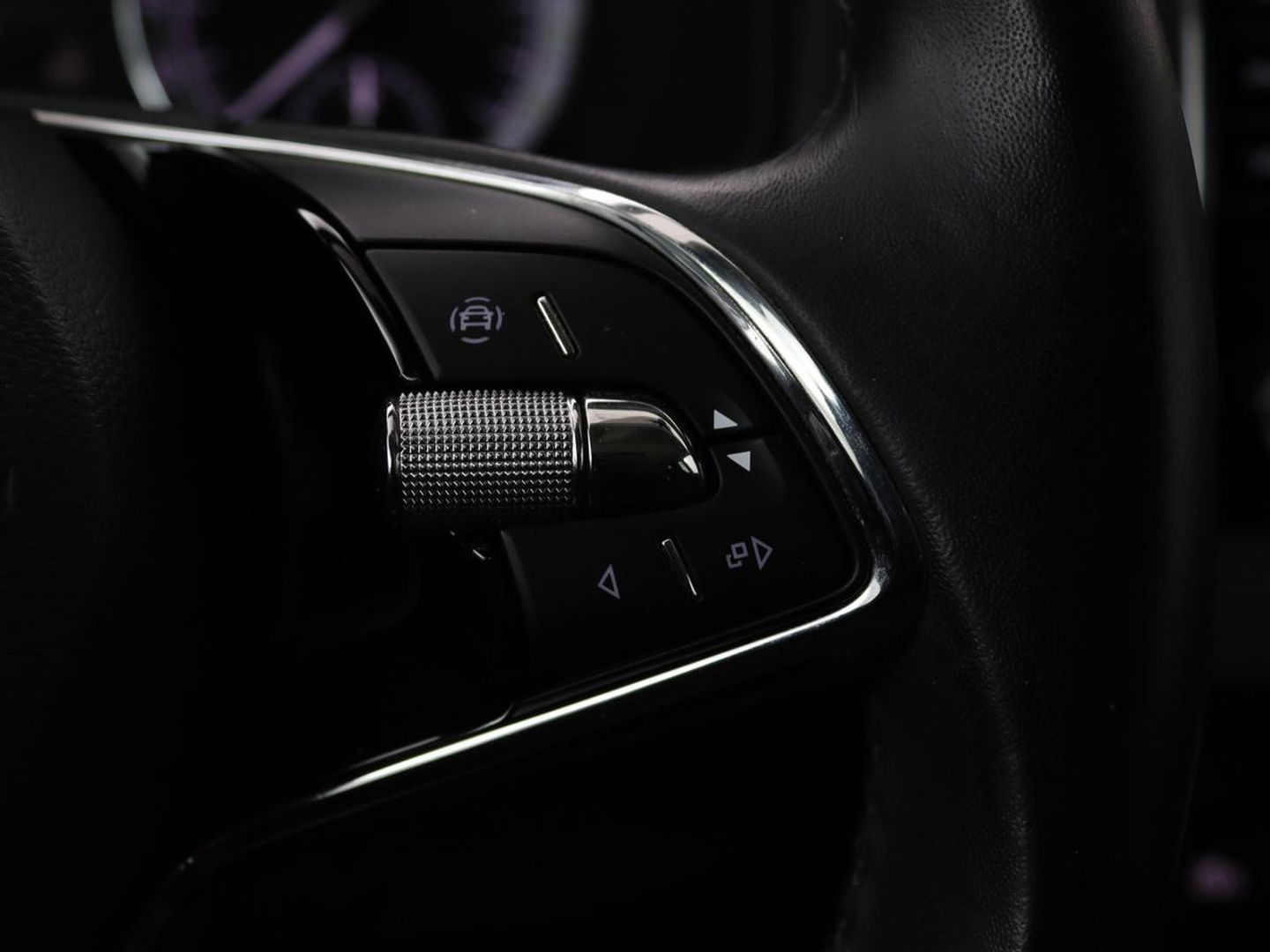 Škoda Karoq 1.0 TSI Business Edition | Panoramadak | Stoelverwarming | Trekhaak | Carplay | Navigatie | Climate control | Parkeerhulp | Cruise control