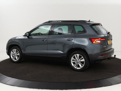 Škoda Karoq 1.0 TSI Business Edition | Panoramadak | Stoelverwarming | Trekhaak | Carplay | Navigatie | Climate control | Parkeerhulp | Cruise control