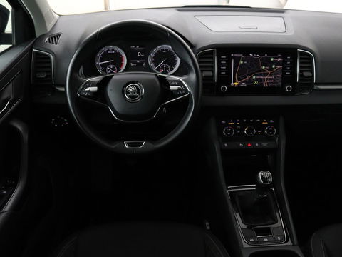 Škoda Karoq 1.0 TSI Business Edition | Panoramadak | Stoelverwarming | Trekhaak | Carplay | Navigatie | Climate control | Parkeerhulp | Cruise control