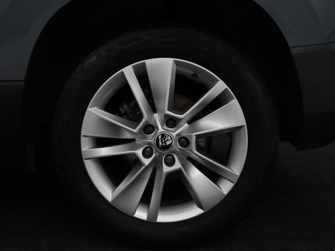 Škoda Karoq 1.0 TSI Business Edition | Panoramadak | Stoelverwarming | Trekhaak | Carplay | Navigatie | Climate control | Parkeerhulp | Cruise control