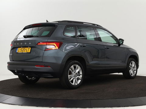 Škoda Karoq 1.0 TSI Business Edition | Panoramadak | Stoelverwarming | Trekhaak | Carplay | Navigatie | Climate control | Parkeerhulp | Cruise control