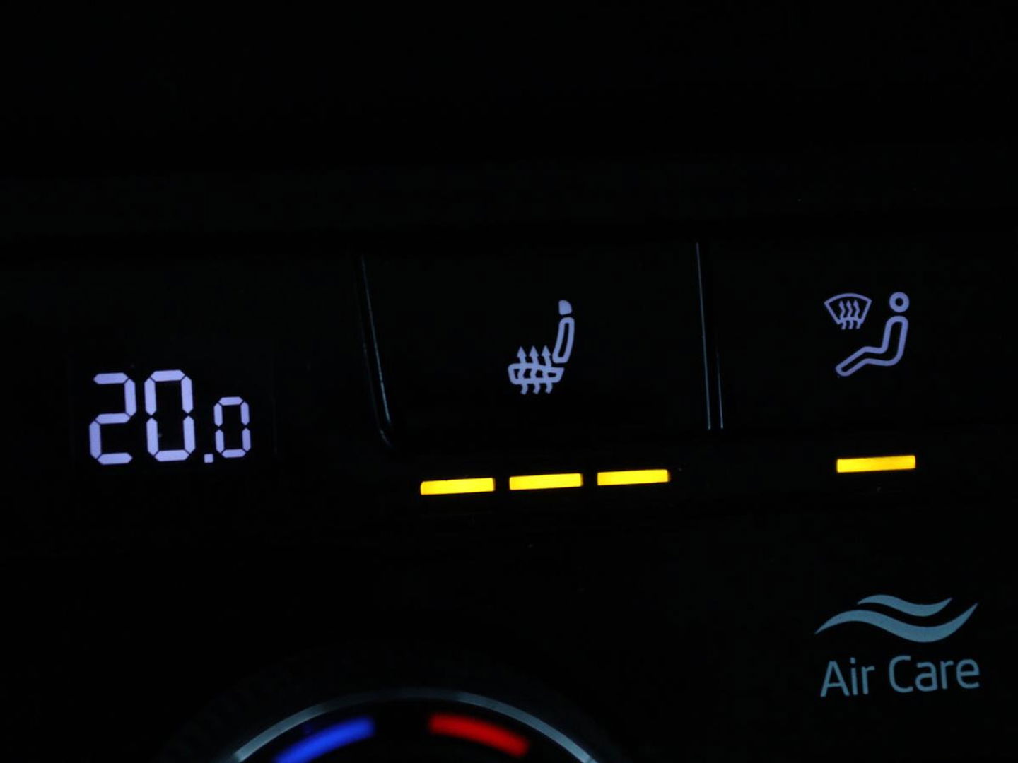 Škoda Karoq 1.0 TSI Business Edition | Panoramadak | Stoelverwarming | Trekhaak | Carplay | Navigatie | Climate control | Parkeerhulp | Cruise control