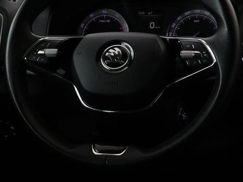 Škoda Karoq 1.0 TSI Business Edition | Panoramadak | Stoelverwarming | Trekhaak | Carplay | Navigatie | Climate control | Parkeerhulp | Cruise control