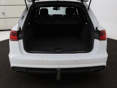 Audi A6 2.0 TFSI quattro S line | Stoelverwarming | Trekhaak | Leder/Alcantara | Camera | Navigatie | Achterbankverwarming | 20'' lichtmetalen velgen | Xenon | Parkeerhulp | Bluetooth