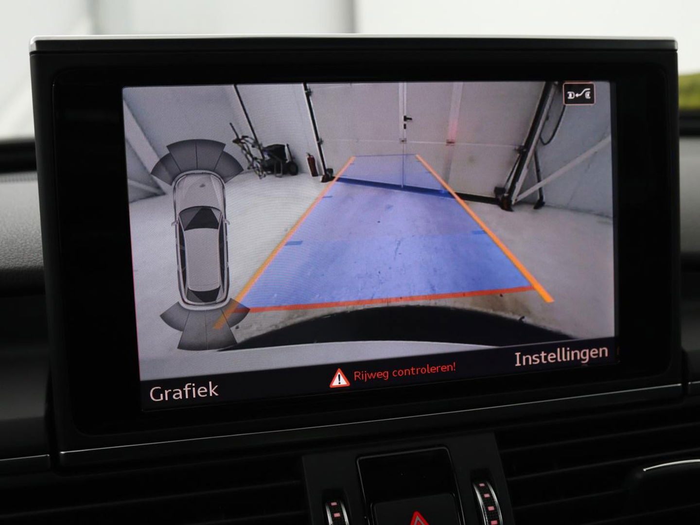 Audi A6 2.0 TFSI quattro S line | Stoelverwarming | Trekhaak | Leder/Alcantara | Camera | Navigatie | Achterbankverwarming | 20'' lichtmetalen velgen | Xenon | Parkeerhulp | Bluetooth