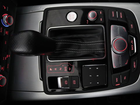 Audi A6 2.0 TFSI quattro S line | Stoelverwarming | Trekhaak | Leder/Alcantara | Camera | Navigatie | Achterbankverwarming | 20'' lichtmetalen velgen | Xenon | Parkeerhulp | Bluetooth