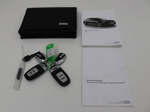 Audi A6 2.0 TFSI quattro S line | Stoelverwarming | Trekhaak | Leder/Alcantara | Camera | Navigatie | Achterbankverwarming | 20'' lichtmetalen velgen | Xenon | Parkeerhulp | Bluetooth