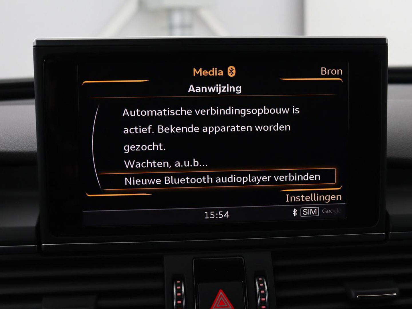 Audi A6 2.0 TFSI quattro S line | Stoelverwarming | Trekhaak | Leder/Alcantara | Camera | Navigatie | Achterbankverwarming | 20'' lichtmetalen velgen | Xenon | Parkeerhulp | Bluetooth