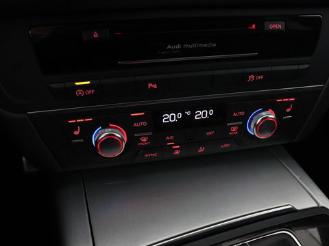 Audi A6 2.0 TFSI quattro S line | Stoelverwarming | Trekhaak | Leder/Alcantara | Camera | Navigatie | Achterbankverwarming | 20'' lichtmetalen velgen | Xenon | Parkeerhulp | Bluetooth