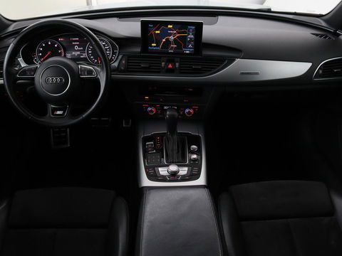 Audi A6 2.0 TFSI quattro S line | Stoelverwarming | Trekhaak | Leder/Alcantara | Camera | Navigatie | Achterbankverwarming | 20'' lichtmetalen velgen | Xenon | Parkeerhulp | Bluetooth