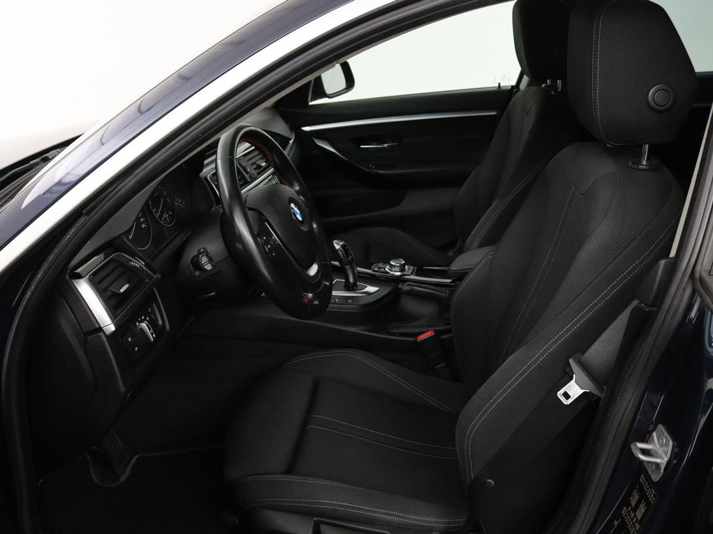BMW 4 Serie Gran Coupé 420i Sport Line | Stoelverwarming | Full LED | Sportstoelen | Bluetooth | Climate control | Parkeerhulp | Cruise control