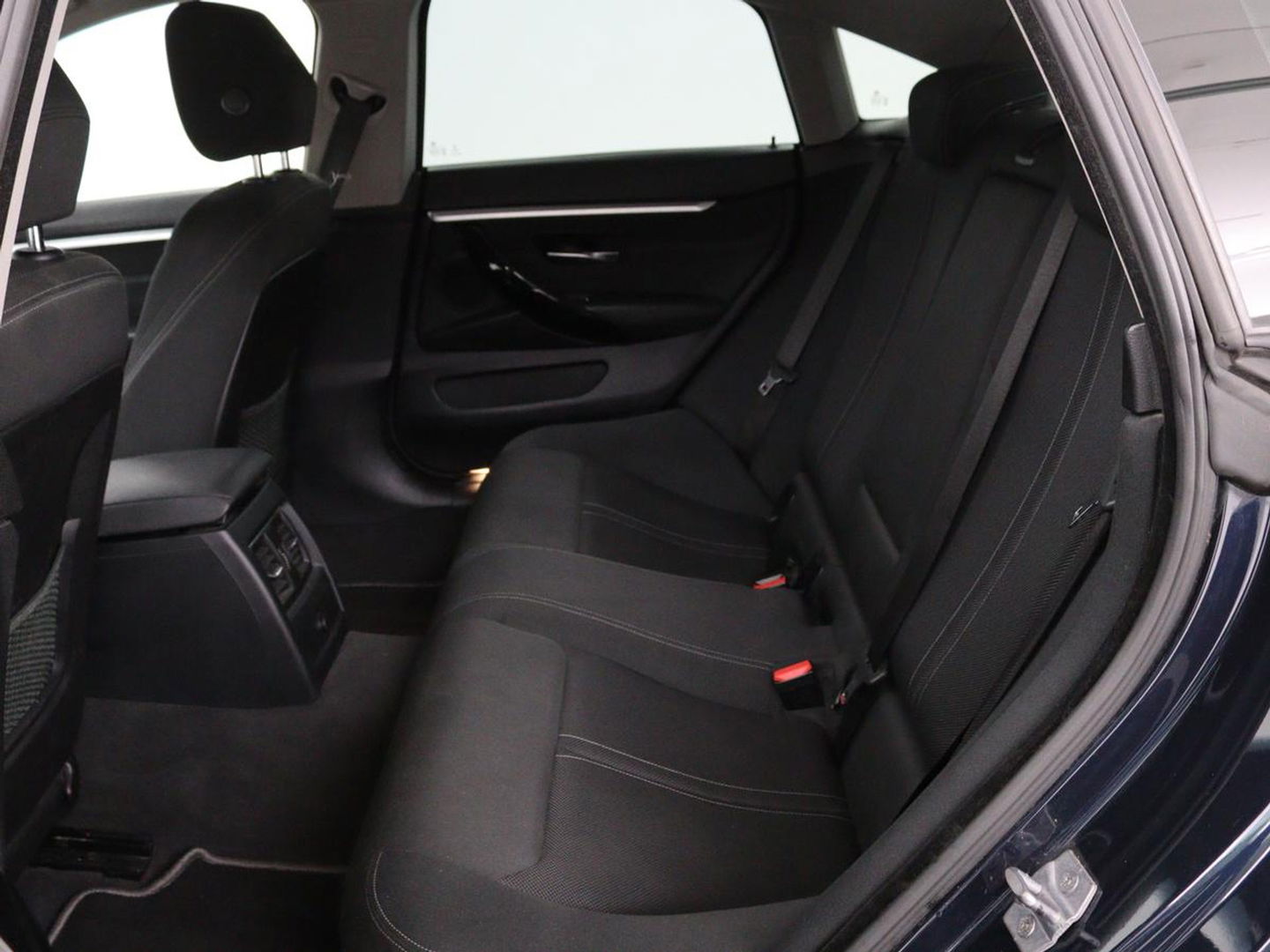 BMW 4 Serie Gran Coupé 420i Sport Line | Stoelverwarming | Full LED | Sportstoelen | Bluetooth | Climate control | Parkeerhulp | Cruise control