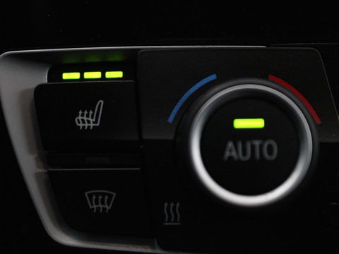 BMW 4 Serie Gran Coupé 420i Sport Line | Stoelverwarming | Full LED | Sportstoelen | Bluetooth | Climate control | Parkeerhulp | Cruise control