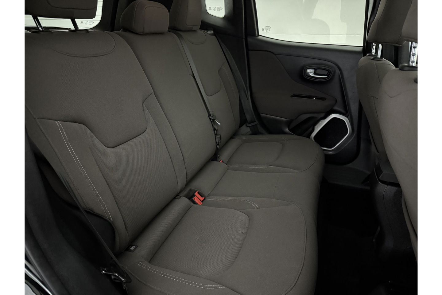 Jeep Renegade 1.4 MultiAir 141PK Airco Cruise Navigatie PDC 17"LMV Stoel/Stuurverwarming