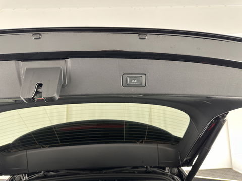 Audi Q4 e-tron 40 S edition 77 kWh S-Line-Sportpack [ 3-Fase ] (INCL-BTW) *HEAT-PUMP | LEATHER-FABRIC | MATRIX-LED | ADAPTIVE-CRUISE | AMBIENT-LIGHT | DIGI-COCKPIT | AUDI-SOUND | DAB+ | KEYLESS | SHIFT-PADDLES | CAMERA | HEATED-SPORTSEATS | 20''ALU*