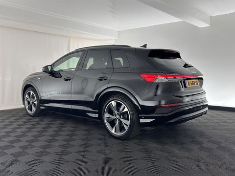 Audi Q4 e-tron 40 S edition 77 kWh S-Line-Sportpack [ 3-Fase ] (INCL-BTW) *HEAT-PUMP | LEATHER-FABRIC | MATRIX-LED | ADAPTIVE-CRUISE | AMBIENT-LIGHT | DIGI-COCKPIT | AUDI-SOUND | DAB+ | KEYLESS | SHIFT-PADDLES | CAMERA | HEATED-SPORTSEATS | 20''ALU*
