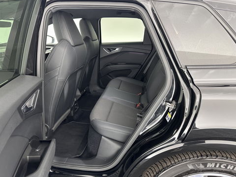 Audi Q4 e-tron 40 S edition 77 kWh S-Line-Sportpack [ 3-Fase ] (INCL-BTW) *HEAT-PUMP | LEATHER-FABRIC | MATRIX-LED | ADAPTIVE-CRUISE | AMBIENT-LIGHT | DIGI-COCKPIT | AUDI-SOUND | DAB+ | KEYLESS | SHIFT-PADDLES | CAMERA | HEATED-SPORTSEATS | 20''ALU*
