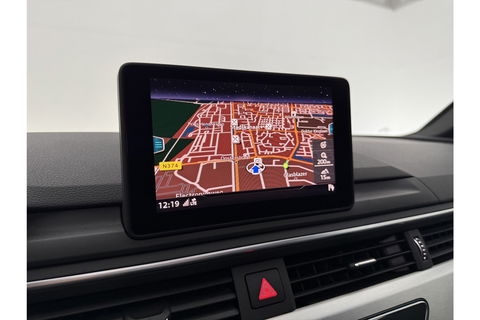Audi A4 35 TFSI 150PK S-line Pano LED Clima Cruise Navigatie 18"LMV Parkeersensoren