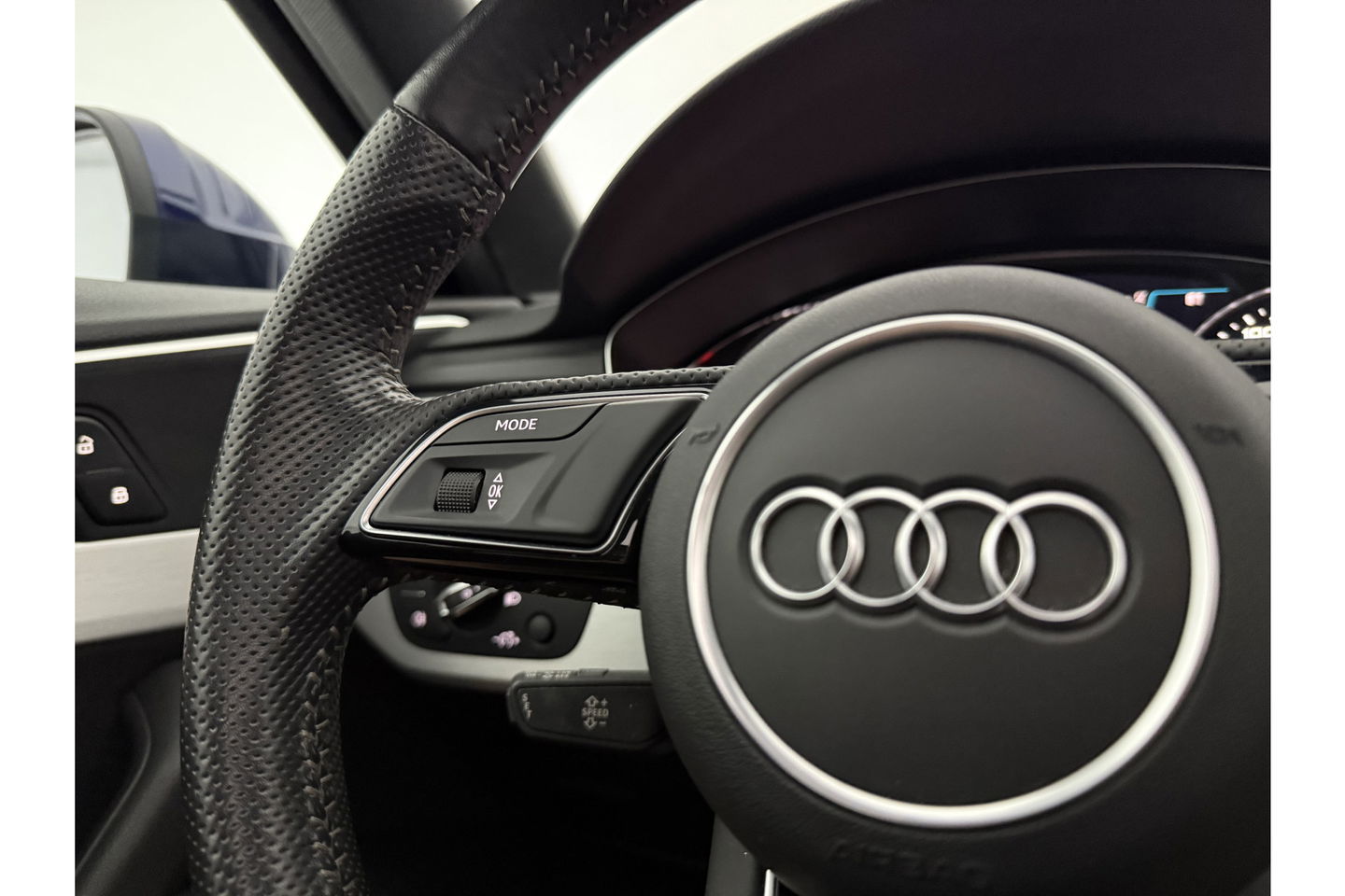 Audi A4 35 TFSI 150PK S-line Pano LED Clima Cruise Navigatie 18"LMV Parkeersensoren