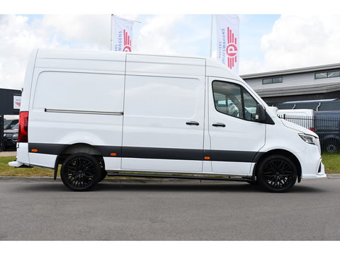 Mercedes-Benz Sprinter 319 V6 3.0 CDI L2H2 AMG Pakket! Camera, Cruise, Carplay, Automaat, LED, 190PK, Multimedia, Stoelverwarming, UNIEK!