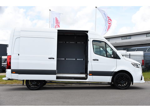 Mercedes-Benz Sprinter 319 V6 3.0 CDI L2H2 AMG Pakket! Camera, Cruise, Carplay, Automaat, LED, 190PK, Multimedia, Stoelverwarming, UNIEK!