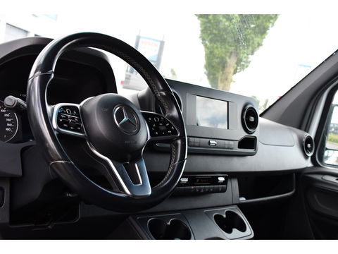 Mercedes-Benz Sprinter 319 V6 3.0 CDI L2H2 AMG Pakket! Camera, Cruise, Carplay, Automaat, LED, 190PK, Multimedia, Stoelverwarming, UNIEK!