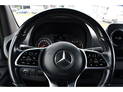 Mercedes-Benz Sprinter 319 V6 3.0 CDI L2H2 AMG Pakket! Camera, Cruise, Carplay, Automaat, LED, 190PK, Multimedia, Stoelverwarming, UNIEK!