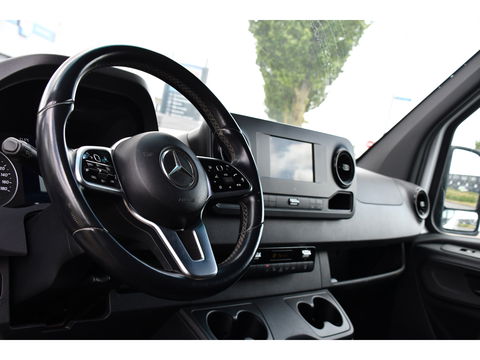 Mercedes-Benz Sprinter 319 V6 3.0 CDI L2H2 AMG Pakket! Camera, Cruise, Carplay, Automaat, LED, 190PK, Multimedia, Stoelverwarming, UNIEK!