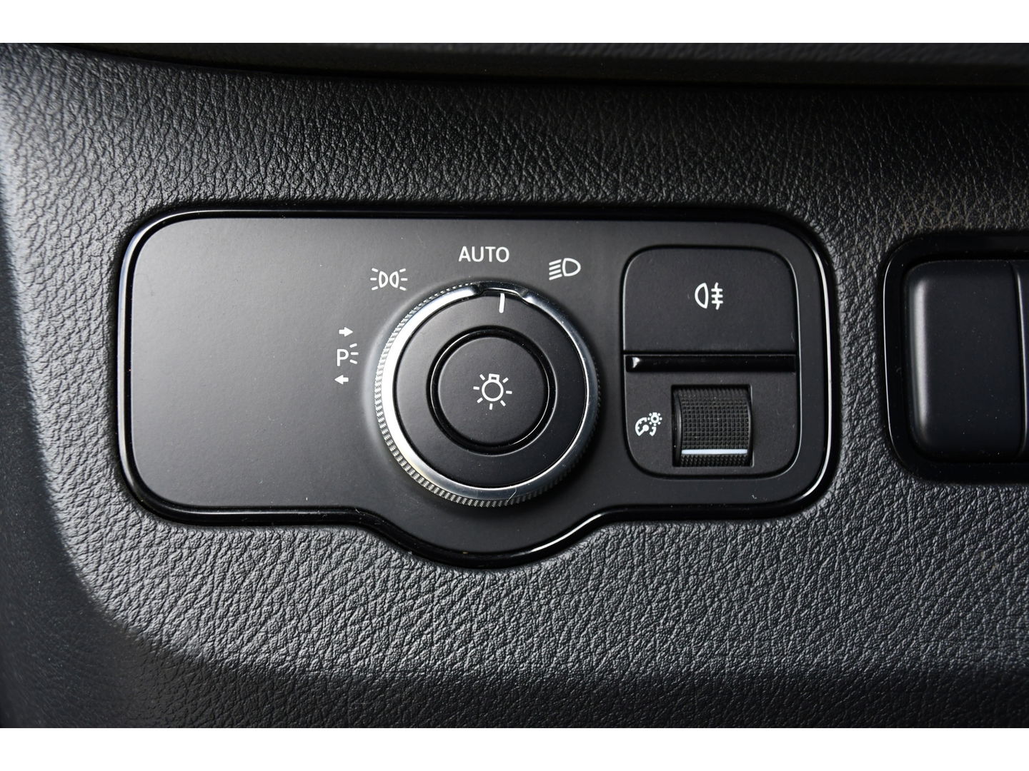 Mercedes-Benz Sprinter 319 V6 3.0 CDI L2H2 AMG Pakket! Camera, Cruise, Carplay, Automaat, LED, 190PK, Multimedia, Stoelverwarming, UNIEK!
