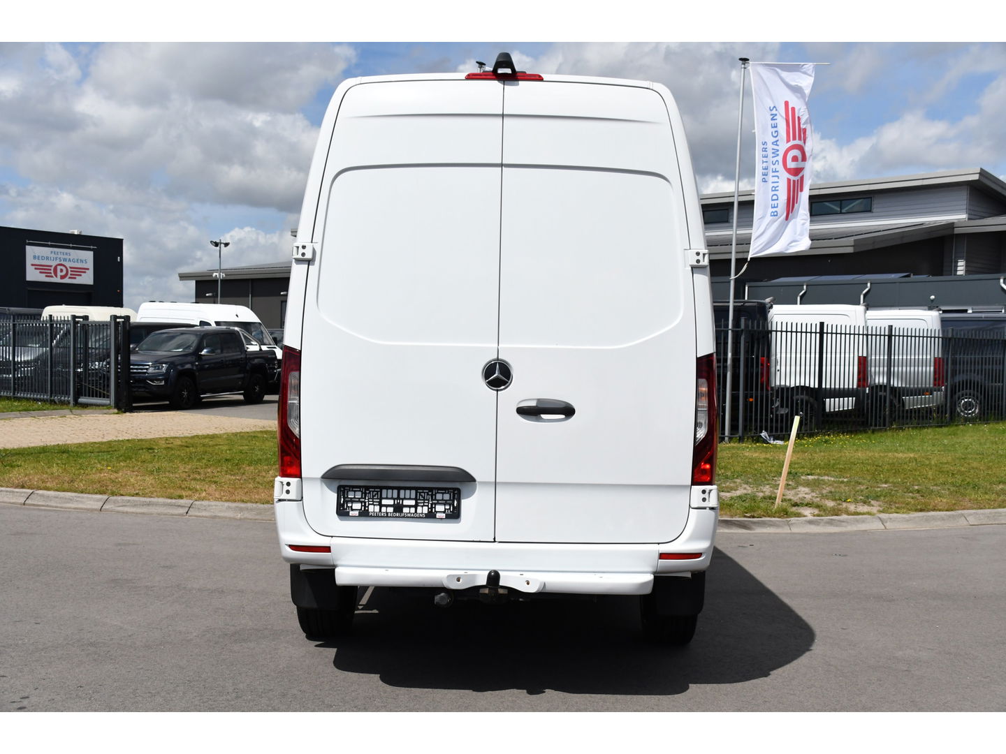 Mercedes-Benz Sprinter 319 V6 3.0 CDI L2H2 AMG Pakket! Camera, Cruise, Carplay, Automaat, LED, 190PK, Multimedia, Stoelverwarming, UNIEK!