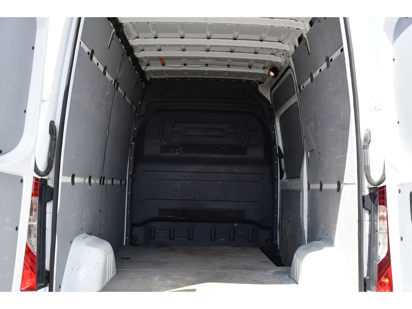 Mercedes-Benz Sprinter 319 V6 3.0 CDI L2H2 AMG Pakket! Camera, Cruise, Carplay, Automaat, LED, 190PK, Multimedia, Stoelverwarming, UNIEK!