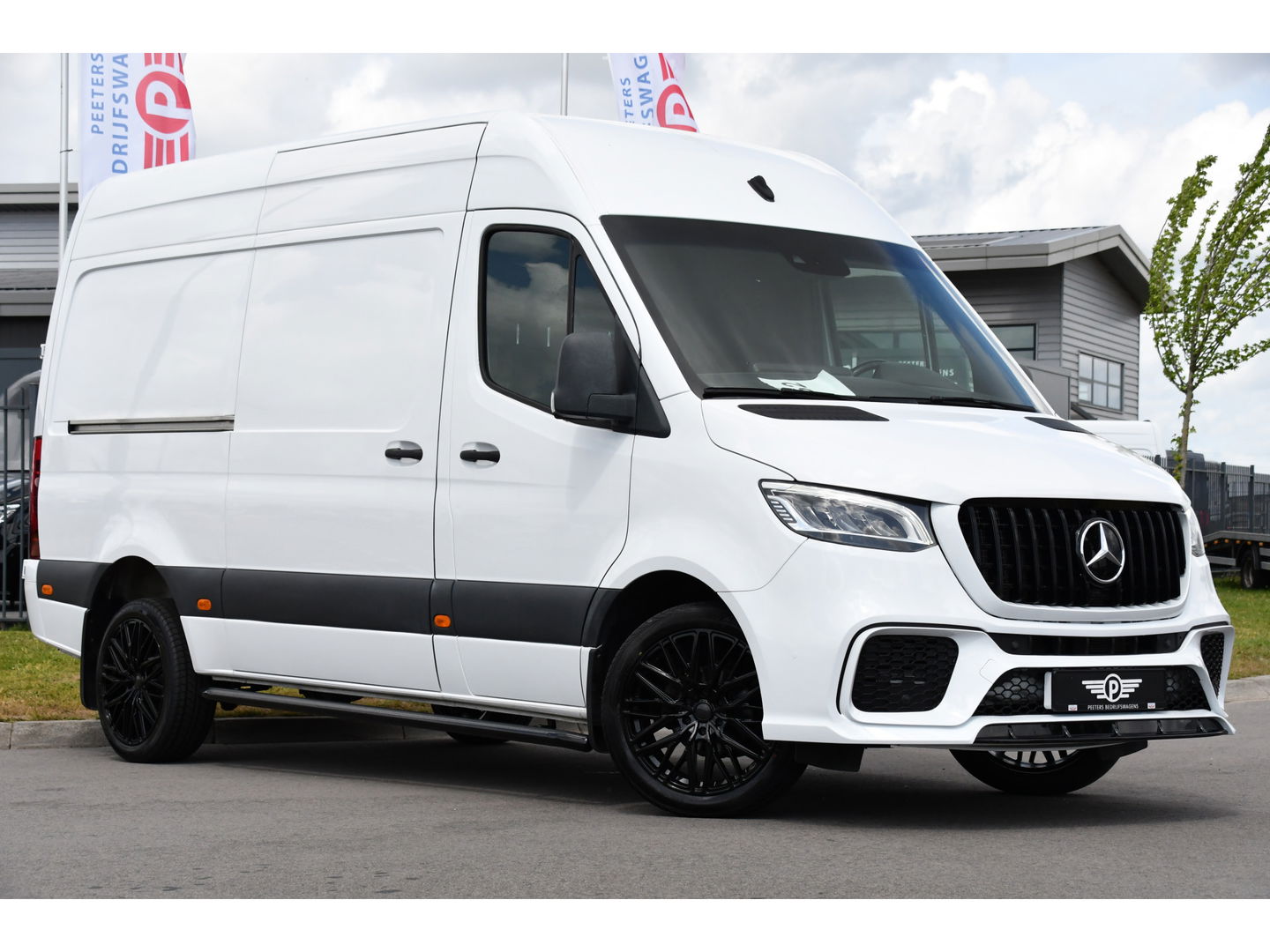 Mercedes-Benz Sprinter 319 V6 3.0 CDI L2H2 AMG Pakket! Camera, Cruise, Carplay, Automaat, LED, 190PK, Multimedia, Stoelverwarming, UNIEK!