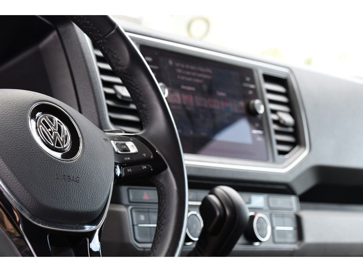 Volkswagen Crafter 35 2.0 TDI L3H3 Highline Adaptieve Cruise, Camera, Carplay, LED, Multimedia, 140PK, Automaat, 2 x Schuifdeur, Stoelverwarming, Uniek!