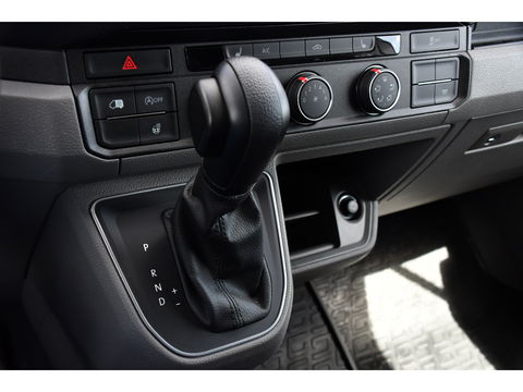 Volkswagen Crafter 35 2.0 TDI L3H3 Highline Adaptieve Cruise, Camera, Carplay, LED, Multimedia, 140PK, Automaat, 2 x Schuifdeur, Stoelverwarming, Uniek!