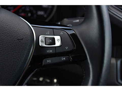 Volkswagen Crafter 35 2.0 TDI L3H3 Highline Adaptieve Cruise, Camera, Carplay, LED, Multimedia, 140PK, Automaat, 2 x Schuifdeur, Stoelverwarming, Uniek!