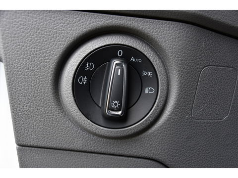 Volkswagen Crafter 35 2.0 TDI L3H3 Highline Adaptieve Cruise, Camera, Carplay, LED, Multimedia, 140PK, Automaat, 2 x Schuifdeur, Stoelverwarming, Uniek!