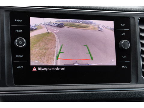 Volkswagen Crafter 35 2.0 TDI L3H3 Highline Adaptieve Cruise, Camera, Carplay, LED, Multimedia, 140PK, Automaat, 2 x Schuifdeur, Stoelverwarming, Uniek!