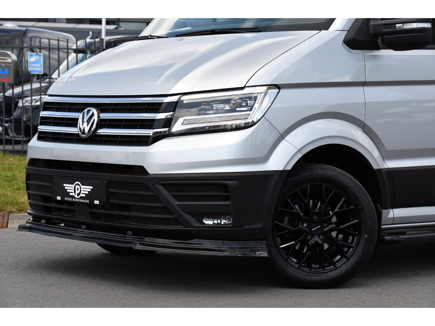 Volkswagen Crafter 35 2.0 TDI L3H3 Highline Adaptieve Cruise, Camera, Carplay, LED, Multimedia, 140PK, Automaat, 2 x Schuifdeur, Stoelverwarming, Uniek!