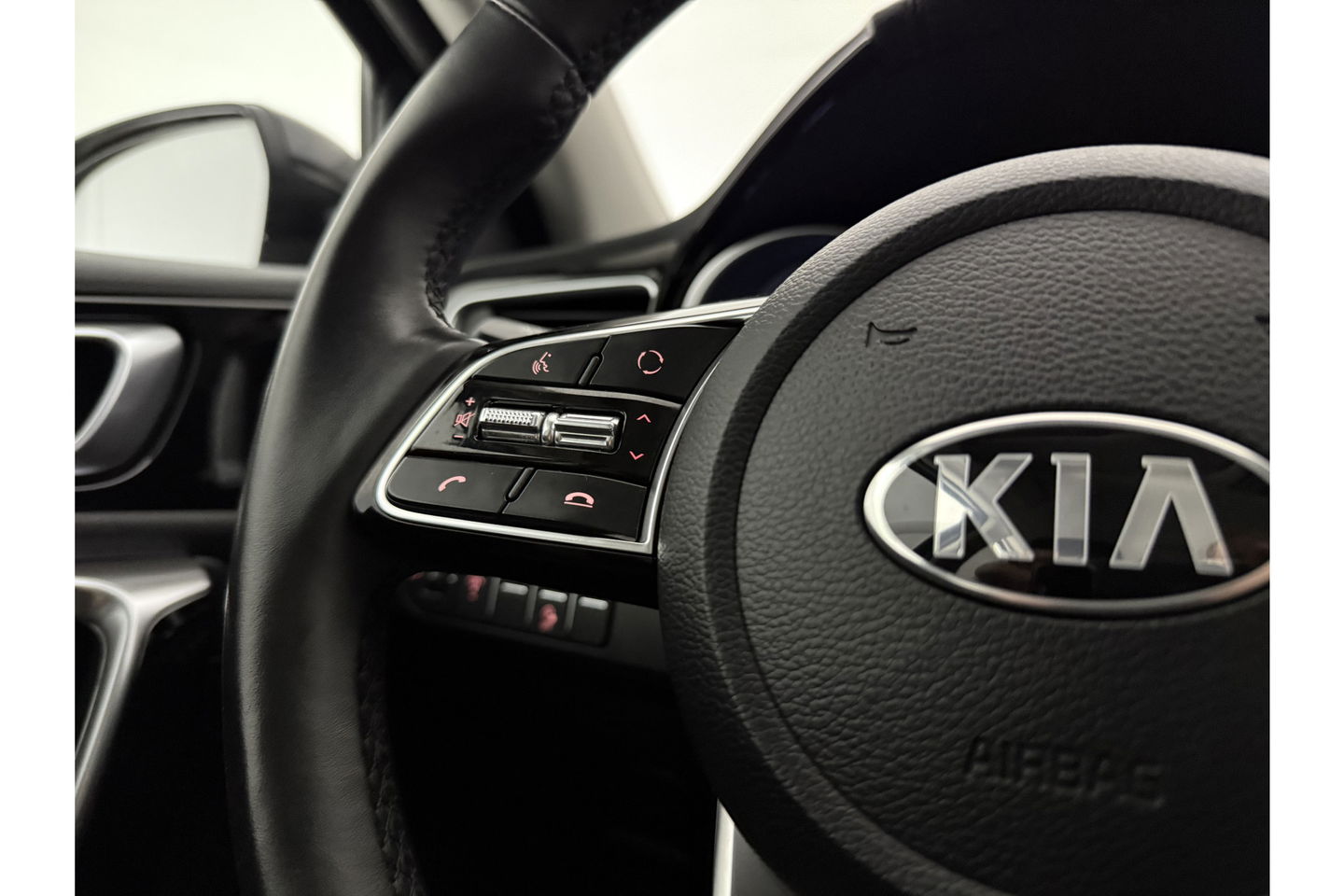 Kia Xceed 1.6 GDi PHEV ExecutiveLine 165PK Camera Carplay LED Cruise Clima Navi 16"LMV PDC