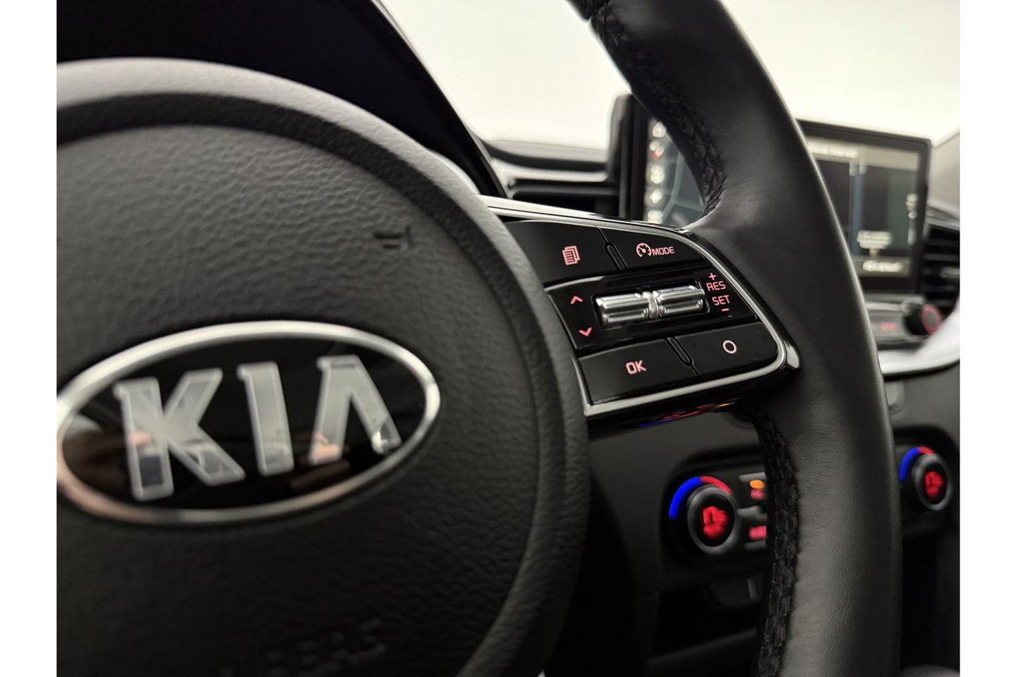 Kia Xceed 1.6 GDi PHEV ExecutiveLine 165PK Camera Carplay LED Cruise Clima Navi 16"LMV PDC