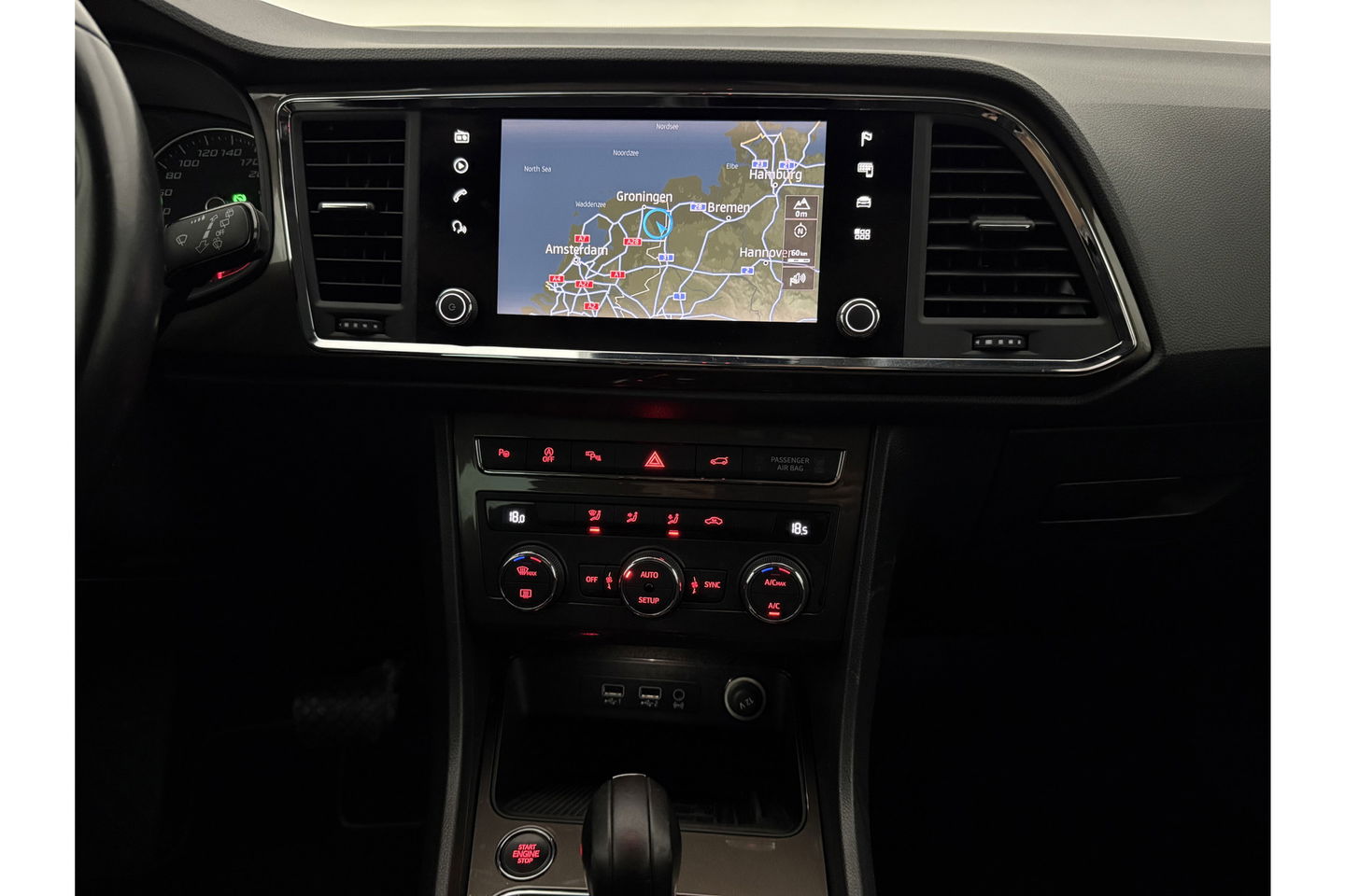 SEAT Ateca 1.5 TSI Xcellence 150PK DSG 360 Camera Sfeer Beats Audio Carplay LED Trekhaak Navi Clima Cruise 18"LMV PDC