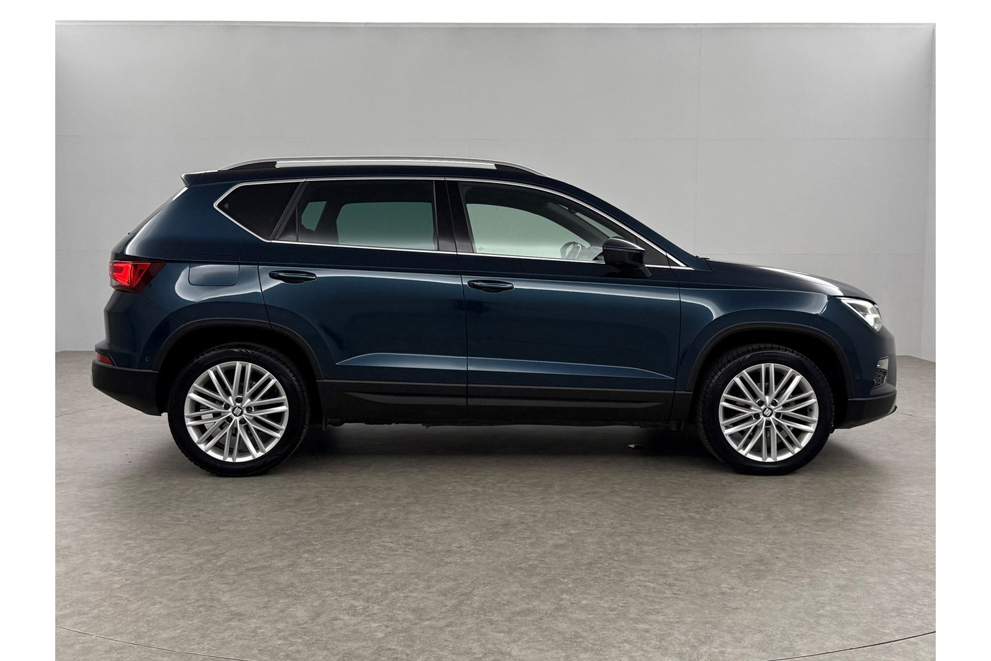 SEAT Ateca 1.5 TSI Xcellence 150PK DSG 360 Camera Sfeer Beats Audio Carplay LED Trekhaak Navi Clima Cruise 18"LMV PDC