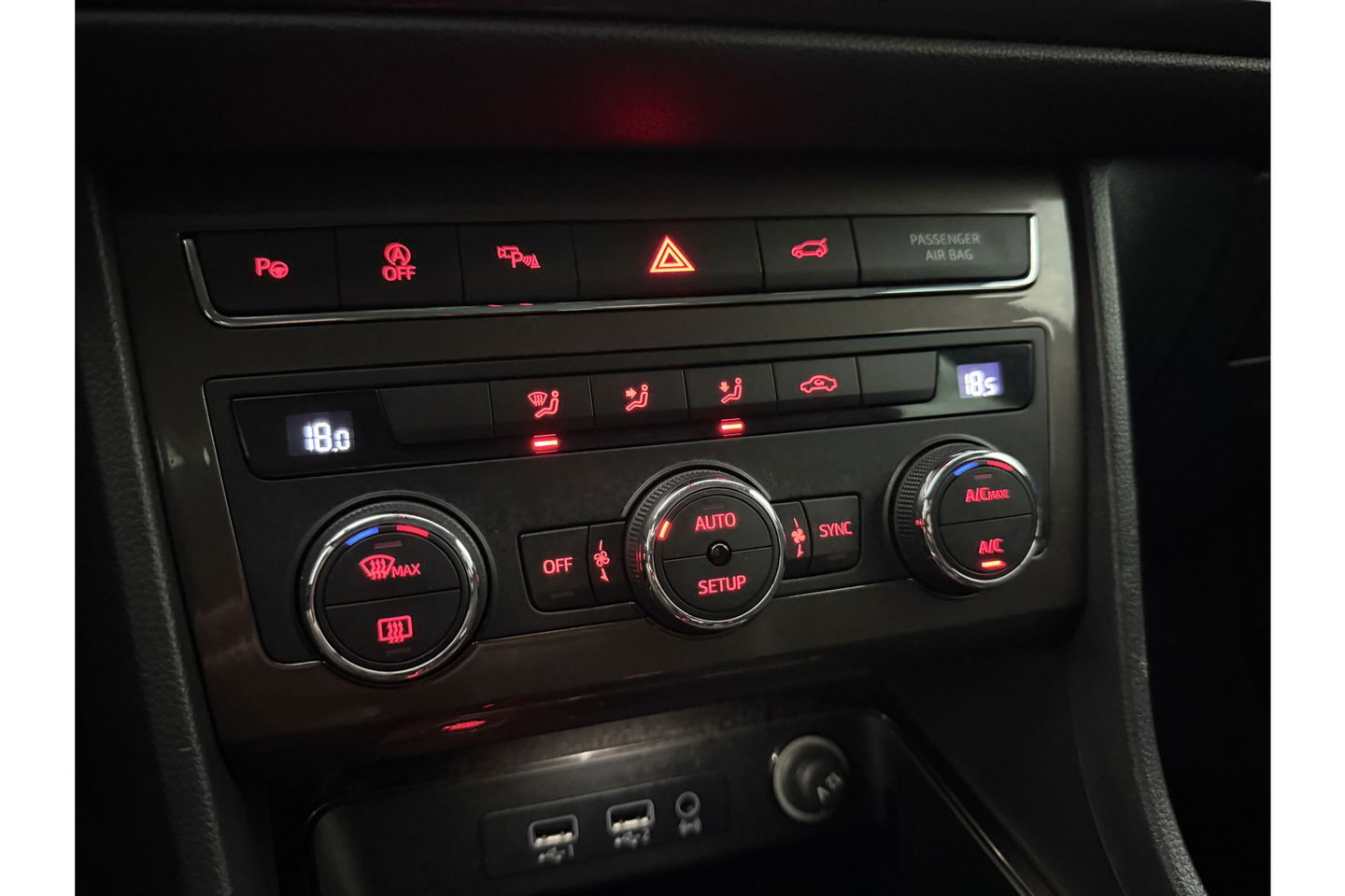 SEAT Ateca 1.5 TSI Xcellence 150PK DSG 360 Camera Sfeer Beats Audio Carplay LED Trekhaak Navi Clima Cruise 18"LMV PDC