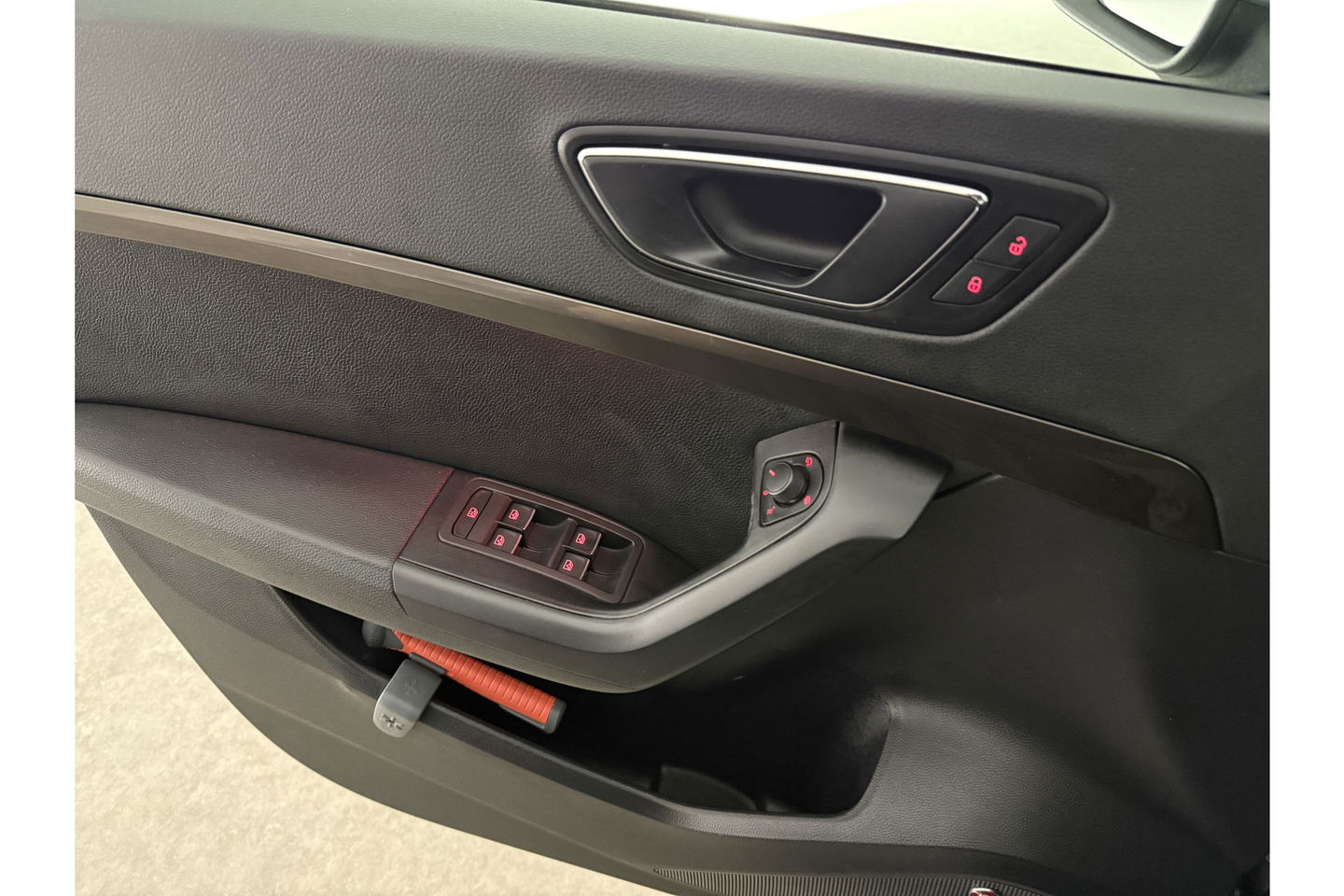 SEAT Ateca 1.5 TSI Xcellence 150PK DSG 360 Camera Sfeer Beats Audio Carplay LED Trekhaak Navi Clima Cruise 18"LMV PDC
