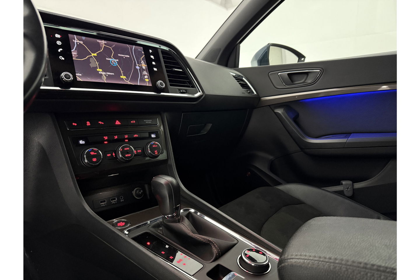 SEAT Ateca 1.5 TSI Xcellence 150PK DSG 360 Camera Sfeer Beats Audio Carplay LED Trekhaak Navi Clima Cruise 18"LMV PDC