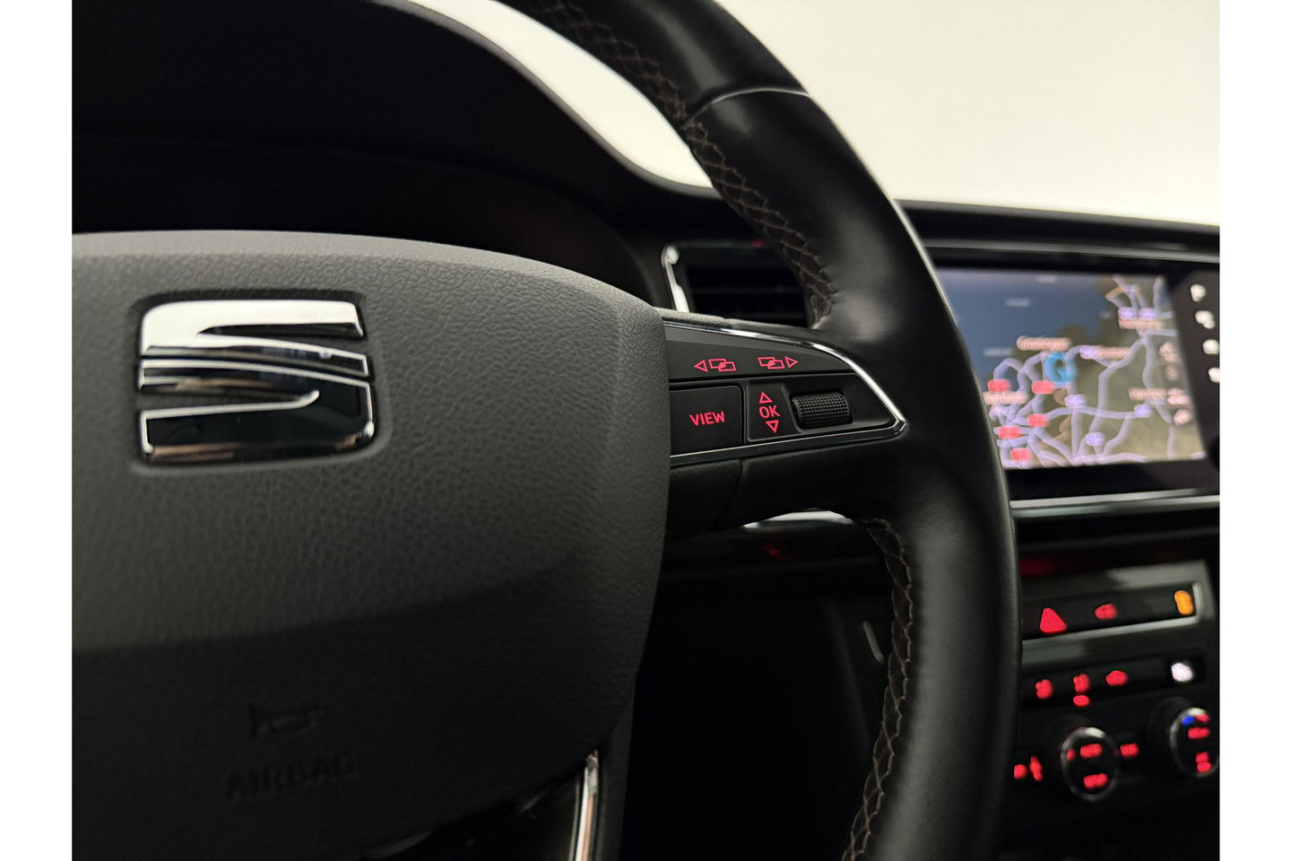 SEAT Ateca 1.5 TSI Xcellence 150PK DSG 360 Camera Sfeer Beats Audio Carplay LED Trekhaak Navi Clima Cruise 18"LMV PDC