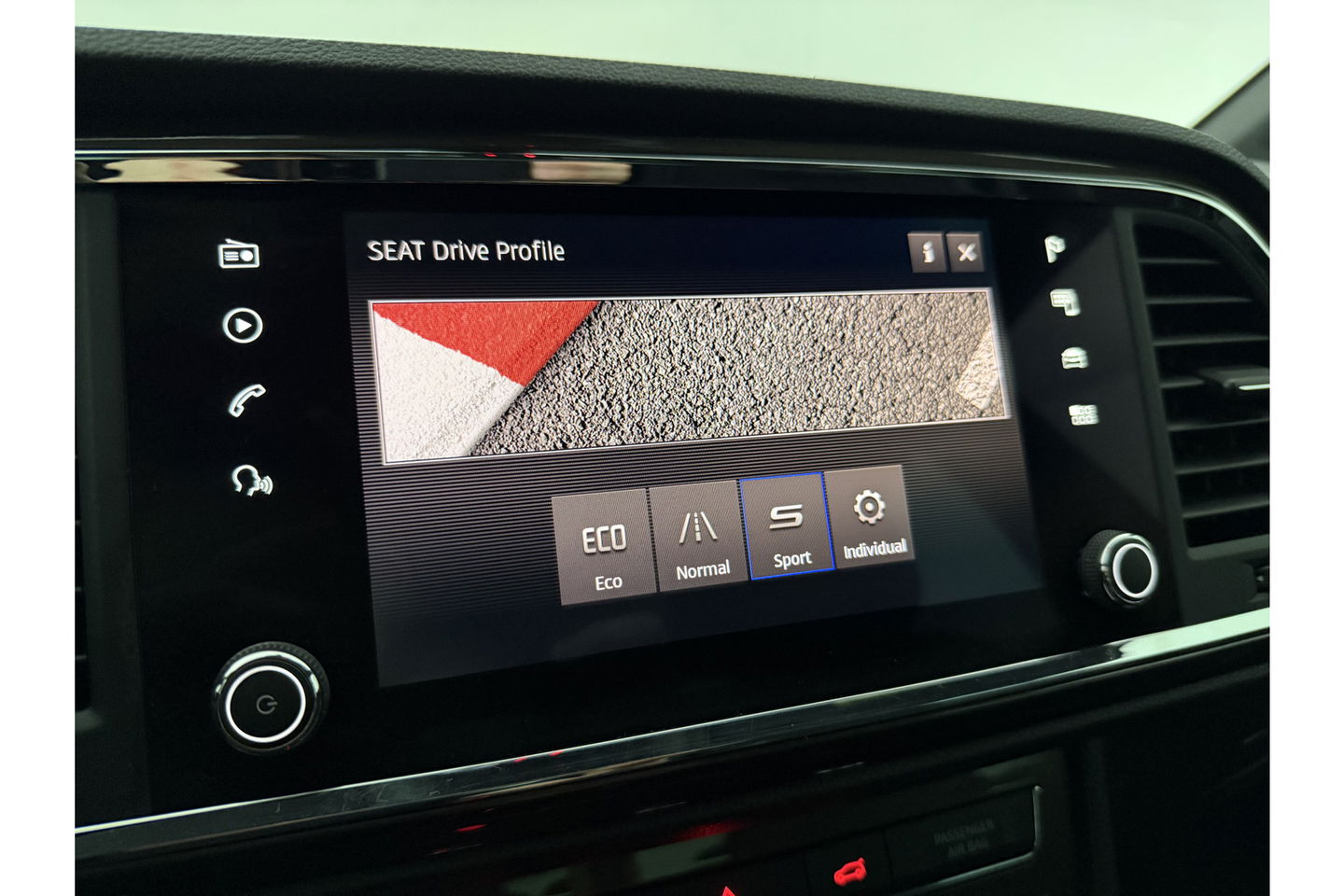 SEAT Ateca 1.5 TSI Xcellence 150PK DSG 360 Camera Sfeer Beats Audio Carplay LED Trekhaak Navi Clima Cruise 18"LMV PDC