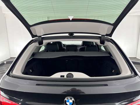 BMW 5 Serie Touring 530d High Executive Luxury-Line Aut. *PANO | LUXURY-LEATHER | HEAD-UP | BI-XENON | MEMORY-PACK | HIFI-SOUND | HEATED-COMFORT-SEATS | NAVI-FULLMAP | CRUISE | TOWBAR | SHIFT-PADDLES | LANE-ASSIST | ECC | PDC | 18''ALU*