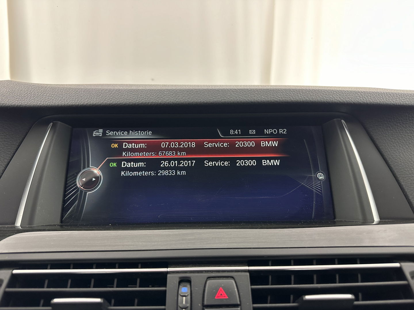 BMW 5 Serie Touring 530d High Executive Luxury-Line Aut. *PANO | LUXURY-LEATHER | HEAD-UP | BI-XENON | MEMORY-PACK | HIFI-SOUND | HEATED-COMFORT-SEATS | NAVI-FULLMAP | CRUISE | TOWBAR | SHIFT-PADDLES | LANE-ASSIST | ECC | PDC | 18''ALU*